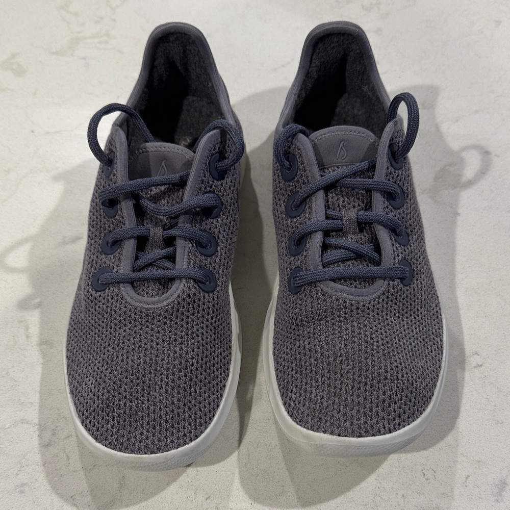 Women’s Grey allbirds sneakers